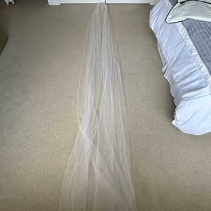 Monique Lhuillier Wedding Veil